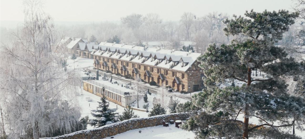 Milocin Park Centrum Wypoczynkowo-Konferencyjne Pierwoszow Buitenkant foto