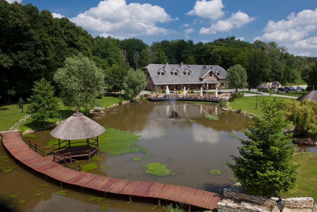 Milocin Park Centrum Wypoczynkowo-Konferencyjne Pierwoszow Buitenkant foto