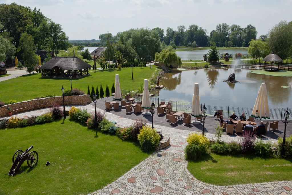 Milocin Park Centrum Wypoczynkowo-Konferencyjne Pierwoszow Buitenkant foto